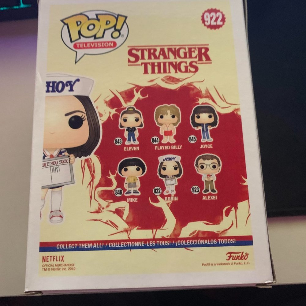 Funko Pop Stranger Things - Robin - Picture 2 of 4